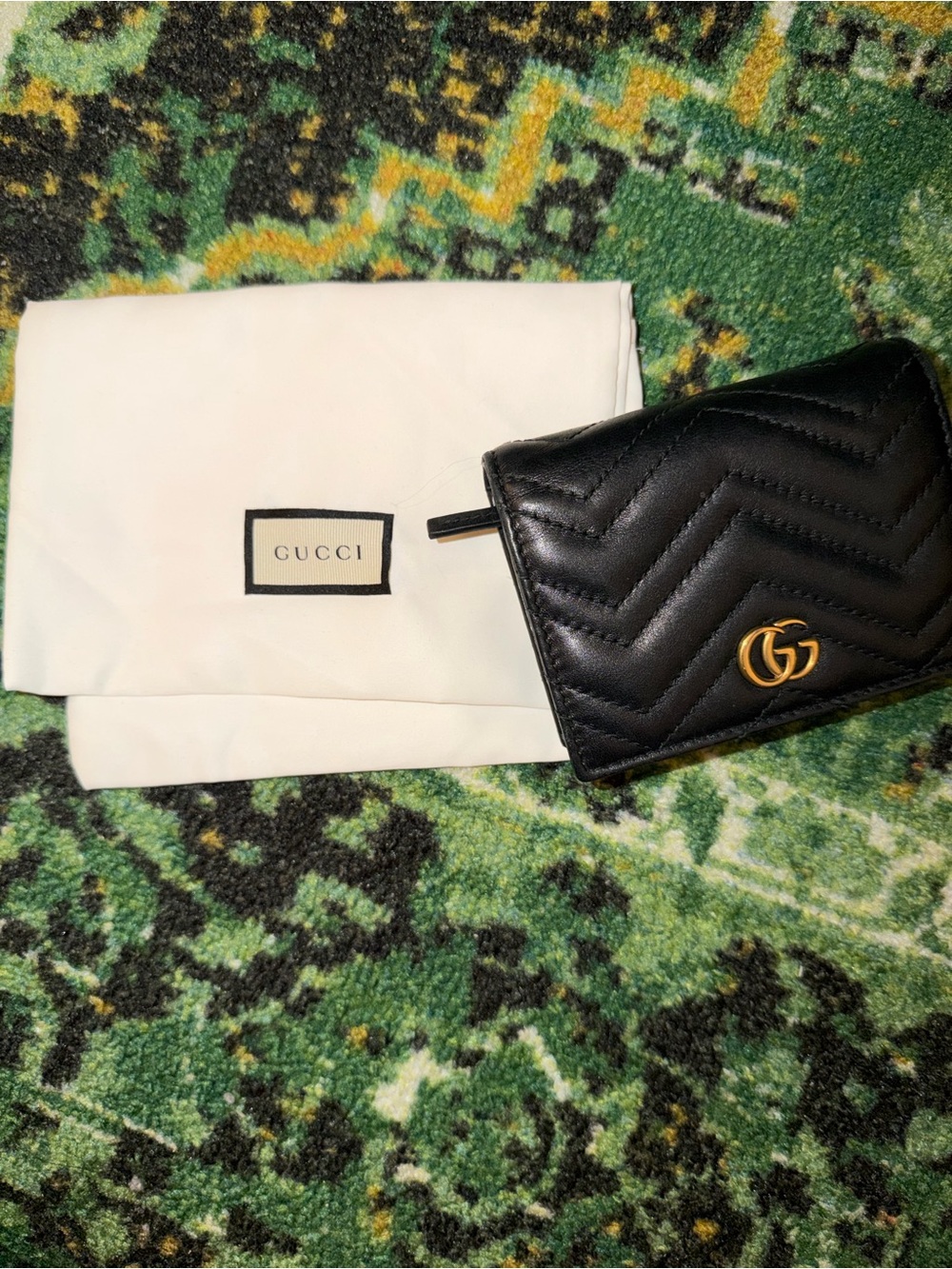 Gucci Black Chevron Quilted Leather Card Holder with Gold GG - Picture 6 of 6